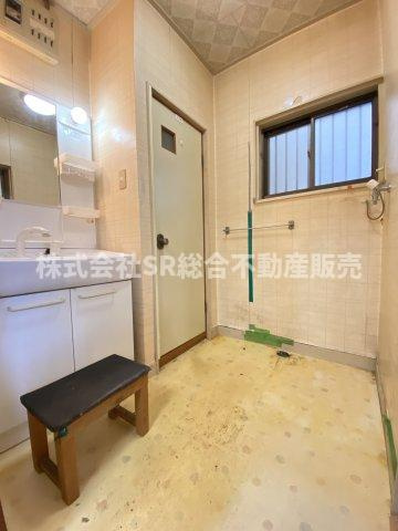 三島1丁目　中古戸建の脱衣所|室内洗濯機置場もあり、広めの脱衣場です！