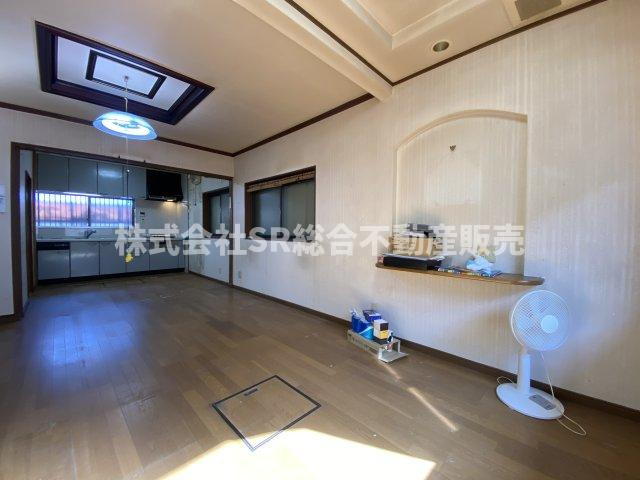 三島1丁目　中古戸建の居間・リビング|リフォームローンも合わせて住宅ローンに組み込む事ができます！
まずは、ご相談下さいませ！
