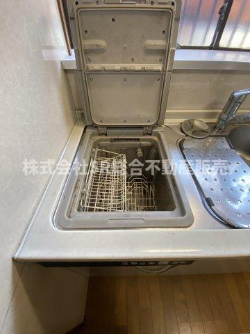 三島1丁目　中古戸建のキッチン|食洗機があり洗い物の手間が省けます♪