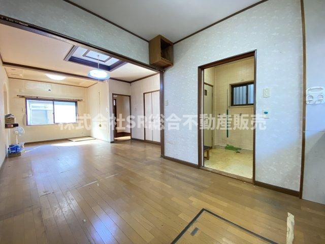 三島1丁目　中古戸建の居間・リビング|ゆったり過ごせるリビングです