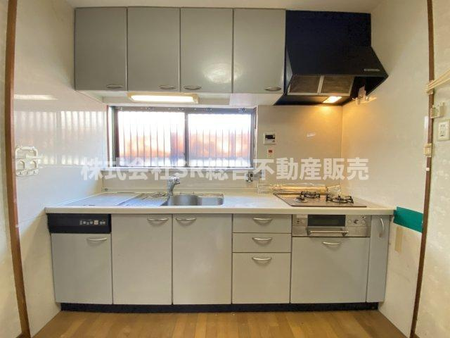 三島1丁目　中古戸建のキッチン|設備の充実したシステムキッチンで快適にお料理できます！