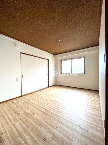 向の芝マンションの居間・リビング