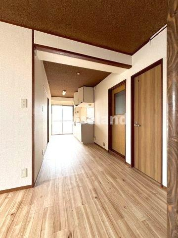 向の芝マンションの居間・リビング