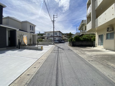 【前面道路含む現地写真】 | 与那原町与那原（全3棟）ラストC号棟 | ※北側公道4.8m♪