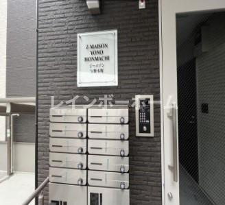 ジーメゾン与野本町のエントランス