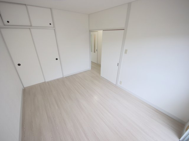 コーポ南生駒の洋室