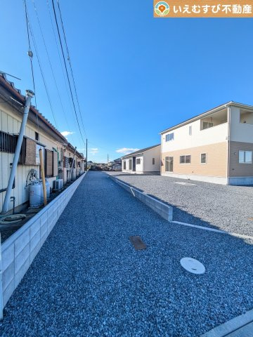 Cradle garden　美里町小茂田第2の駐車場|3台駐車可能なゆとりのカースペース
複数台車をお持ちでも、お友達が遊びに来てもゆとりの駐車スペース！