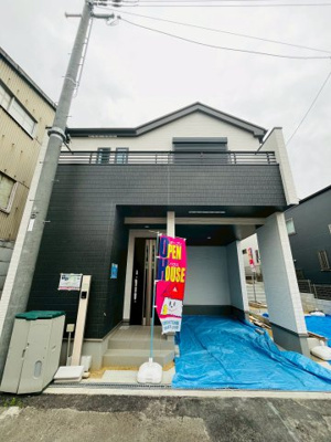 【外観】 | 鶴見区中茶屋1丁目新築戸建A号地 | 【3月下旬完成予定】設計住宅性能評価書取得済みで、お家の性能に関する信頼性はお墨付き。
高い耐震性能やTVモニター付きインターホンなど、家族の安全・安心を守る設備が充実しています。