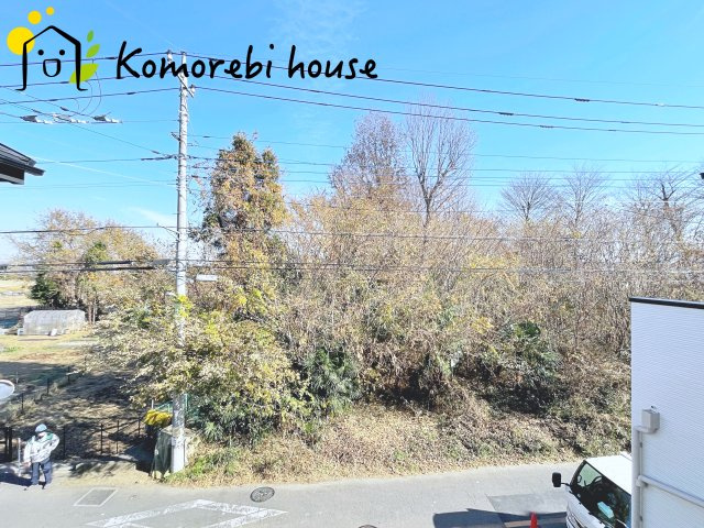 北足立郡伊奈町　20期　新築一戸建て　エルデ　01の展望|高い建物に囲まれないため、バルコニーからの眺望は開放的。朝日や夕焼けの美しさを日々感じられる、心が落ち着く景色が広がります。