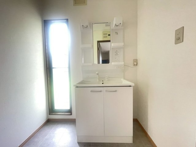 大網白里市北今泉の洗面所