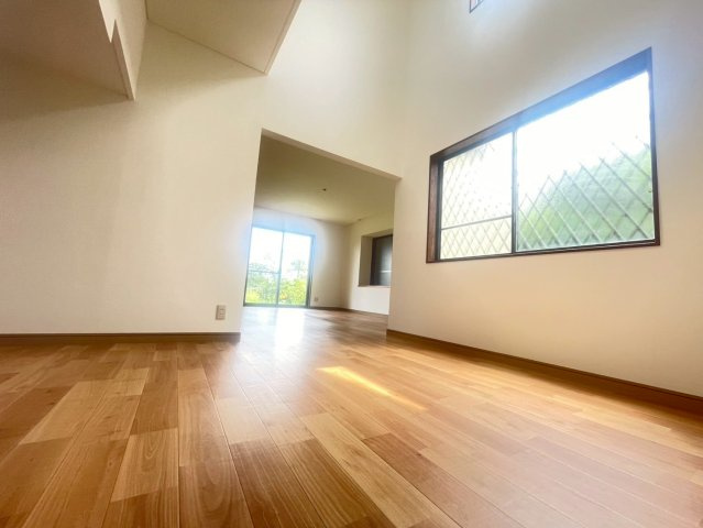 大網白里市北今泉の洋室