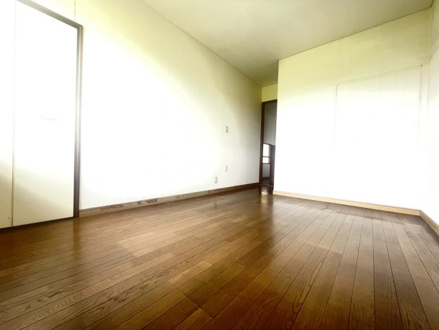 大網白里市北今泉の洋室