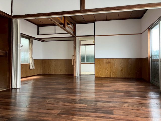 東5丁目戸建の居間・リビング|現況優先となります