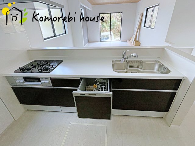 北足立郡伊奈町　20期　新築一戸建て　エルデ　02のキッチン|きれいなキッチンです