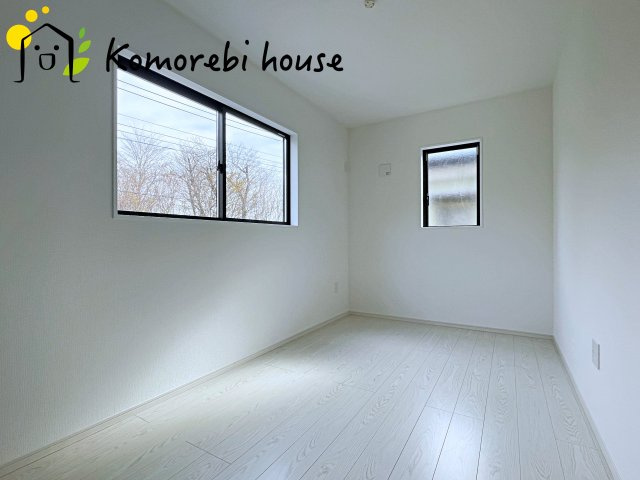 北足立郡伊奈町　20期　新築一戸建て　エルデ　02の寝室|ゆとりの広さです
