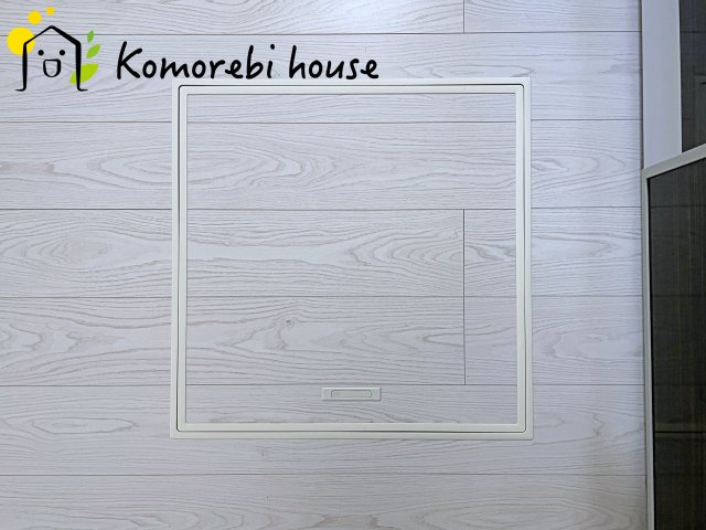 北足立郡伊奈町　20期　新築一戸建て　エルデ　02の内装|普段はしまっておきたい非常食や季節家電を、足元にすっきり収納。生活動線を邪魔せず、いざという時サッと取り出せる頼れる床下収納です。