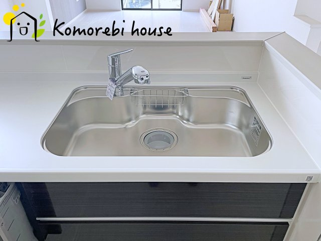 北足立郡伊奈町　20期　新築一戸建て　エルデ　02のキッチン|コンパクトなキッチンで掃除もラクラク