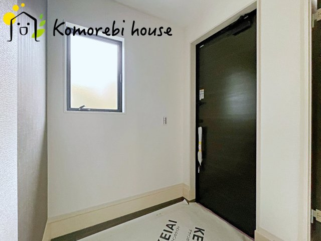 北足立郡伊奈町　20期　新築一戸建て　エルデ　02の玄関|きれいな玄関です