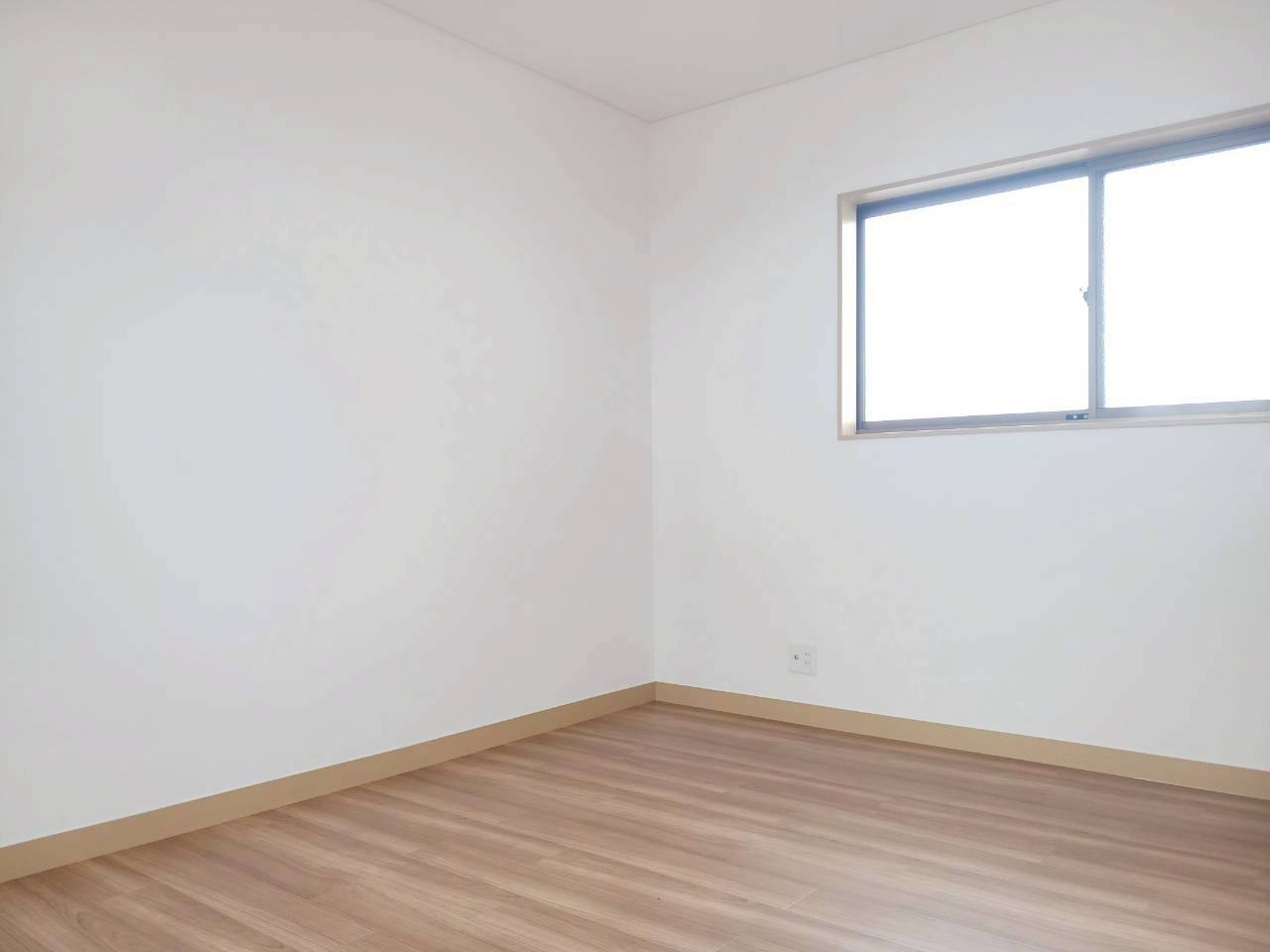 善通寺市原田町　リフォーム戸建の洋室
