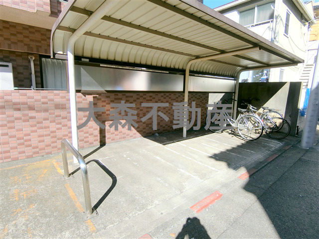 カーサプリマベラのその他共用部分|屋根付きの駐輪場