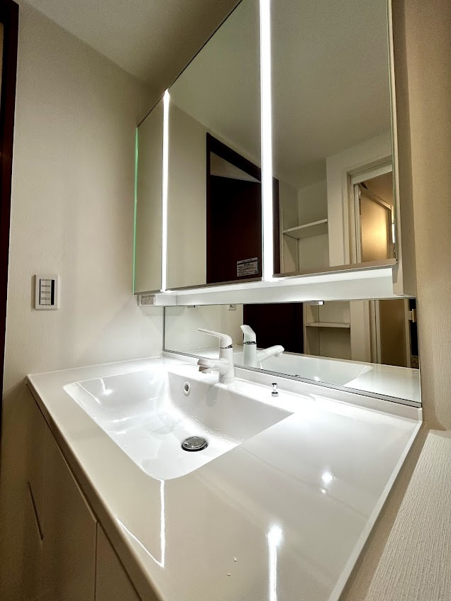 コスモ本藤沢の独立洗面台