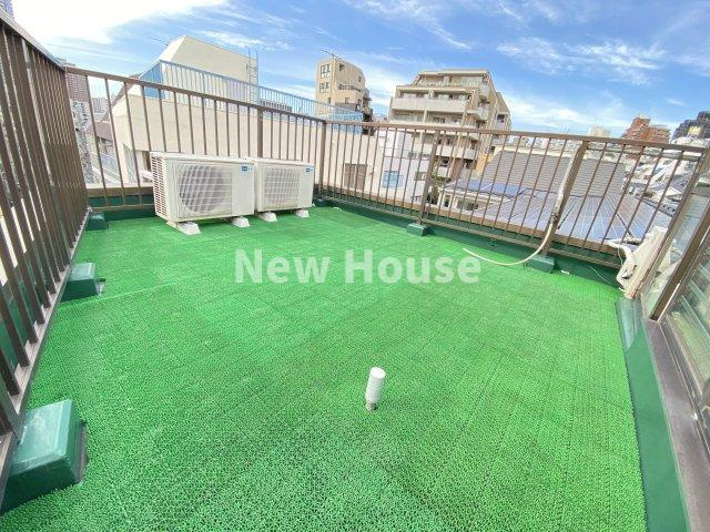 菊ビルのバルコニー