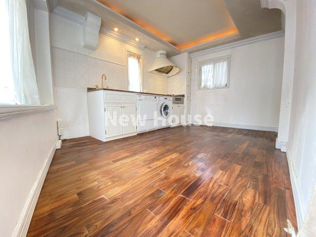 菊ビルの居間・リビング