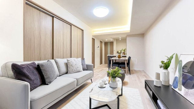 【居間・リビング】 | レーベンハイム常盤台プラザ | ゆったり過ごせる居間です