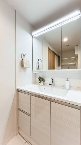 【独立洗面台】 | レーベンハイム常盤台プラザ | 独立洗面台、朝の身支度には欠かせません