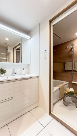 【独立洗面台】 | レーベンハイム常盤台プラザ | 朝の身支度には欠かせない独立洗面化粧台