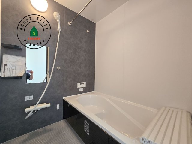 大野城市南ヶ丘6丁目第3-4棟（1号棟）の浴室|1日の疲れを癒してくれる広々バスルーム。雨の日のお洗濯にも大活躍な浴室乾燥機付です！