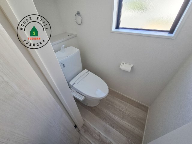 大野城市南ヶ丘6丁目第3-4棟（1号棟）のトイレ|温水洗浄便座を完備しております。2ヶ所にトイレがあるのは朝の慌ただしい時間も安心です。