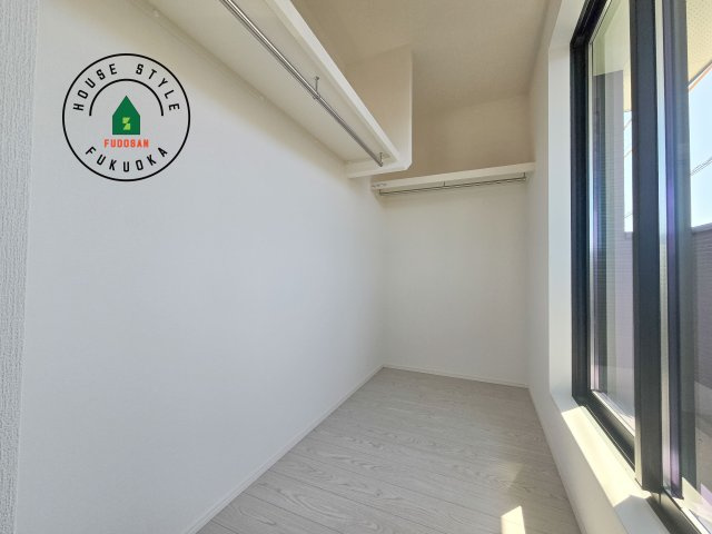 大野城市南ヶ丘6丁目第3-4棟（1号棟）の収納|洋服や大きな荷物が多い方や人数の多いご家族などは、一般的なクローゼットよりもウォークインクローゼットのほうが使い勝手が良いです。