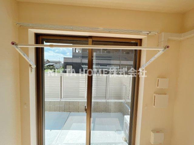 ウイングパークコート（Wing Park Court）の収納|インナーテラスについている室内洗濯物干しです◇