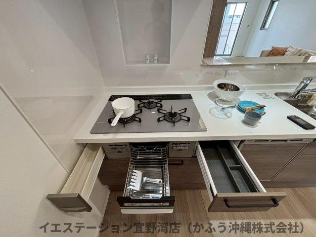 クローバーエース北谷桑江Ⅳ　1号棟のキッチン|現在建設中の為、掲載している写真は同施工会社による過去の施工事例です。