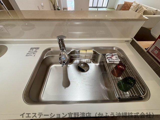 クローバーエース北谷桑江Ⅳ　1号棟のキッチン|現在建設中の為、掲載している写真は同施工会社による過去の施工事例です。