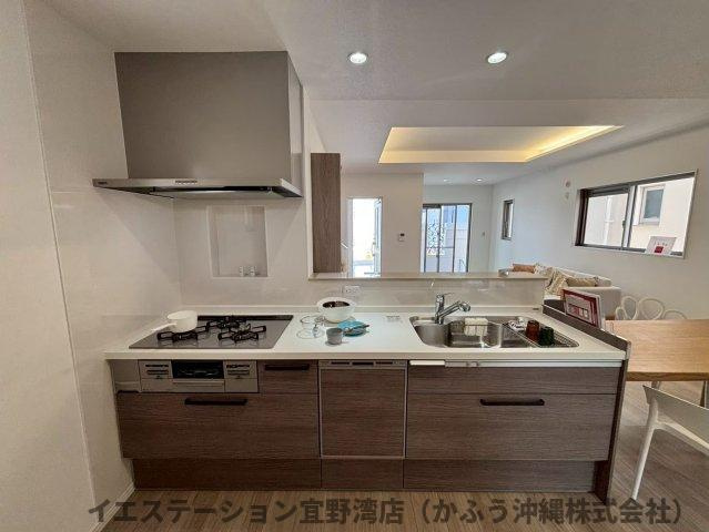 クローバーエース北谷桑江Ⅳ　1号棟のキッチン|現在建設中の為、掲載している写真は同施工会社による過去の施工事例です。