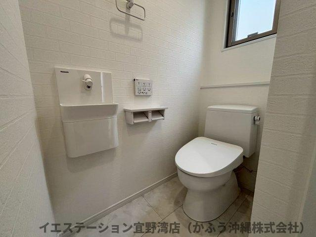 クローバーエース北谷桑江Ⅳ　1号棟のトイレ|現在建設中の為、掲載している写真は同施工会社による過去の施工事例です。