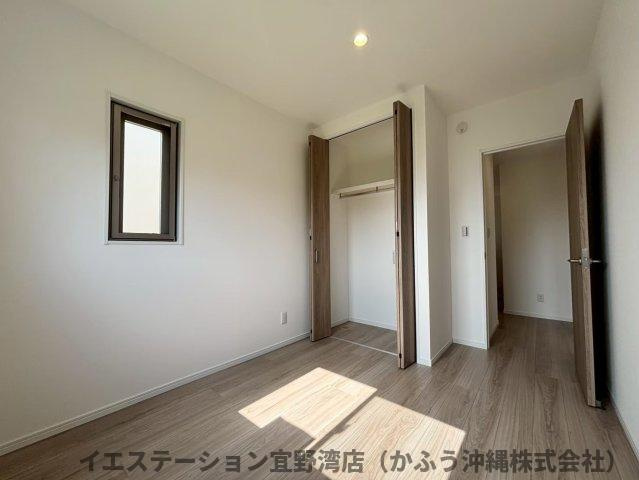 クローバーエース北谷桑江Ⅳ　1号棟の洋室|現在建設中の為、掲載している写真は同施工会社による過去の施工事例です。