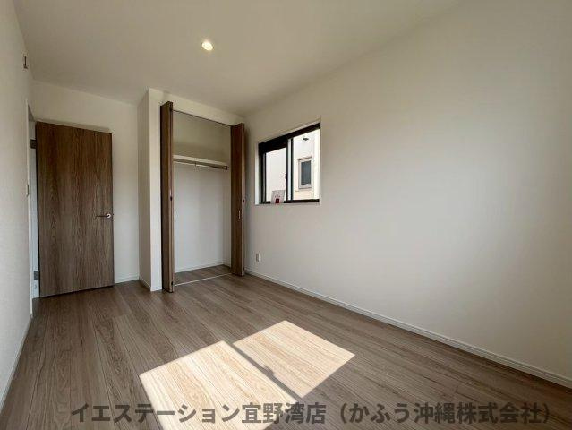 クローバーエース北谷桑江Ⅳ　1号棟の洋室|現在建設中の為、掲載している写真は同施工会社による過去の施工事例です。