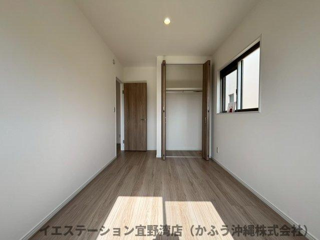 クローバーエース北谷桑江Ⅳ　1号棟の洋室|現在建設中の為、掲載している写真は同施工会社による過去の施工事例です。