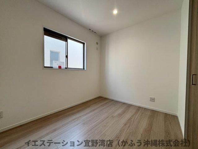 クローバーエース北谷桑江Ⅳ　1号棟の洋室|現在建設中の為、掲載している写真は同施工会社による過去の施工事例です。