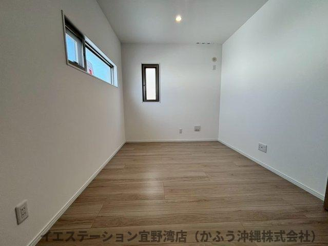 クローバーエース北谷桑江Ⅳ　1号棟の洋室|現在建設中の為、掲載している写真は同施工会社による過去の施工事例です。