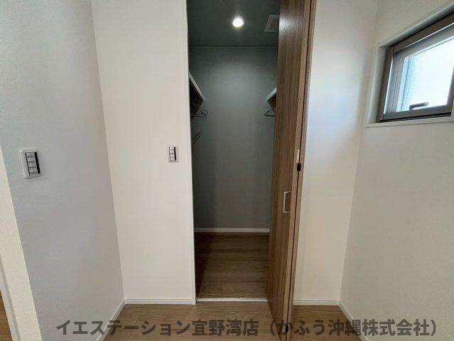 クローバーエース北谷桑江Ⅳ　1号棟の玄関|現在建設中の為、掲載している写真は同施工会社による過去の施工事例です。