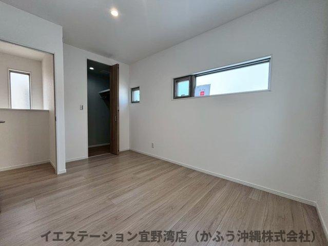 クローバーエース北谷桑江Ⅳ　1号棟の洋室|現在建設中の為、掲載している写真は同施工会社による過去の施工事例です。