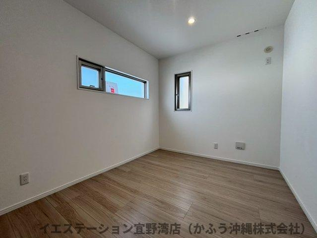 クローバーエース北谷桑江Ⅳ　1号棟の洋室|現在建設中の為、掲載している写真は同施工会社による過去の施工事例です。