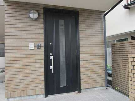 広島市安佐南区川内６丁目　中古一戸建ての玄関