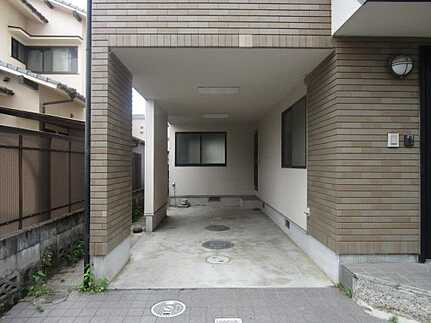 広島市安佐南区川内６丁目　中古一戸建ての駐車場