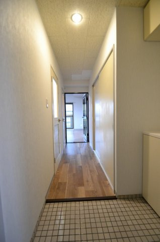 コスモピア舟入本町の玄関