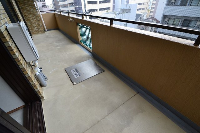 コスモピア舟入本町のバルコニー